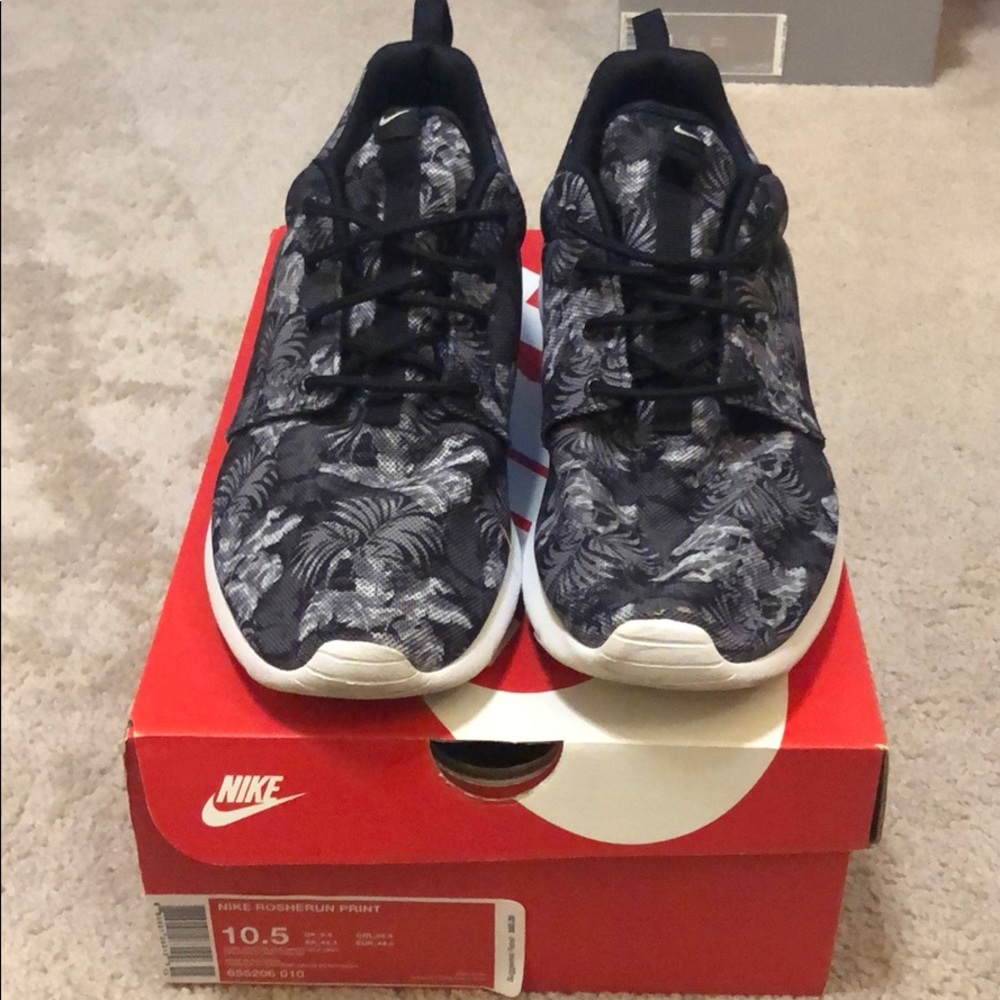 Nike RosheRun Print